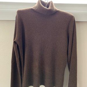 A. Giannetti brown cashmere sweater